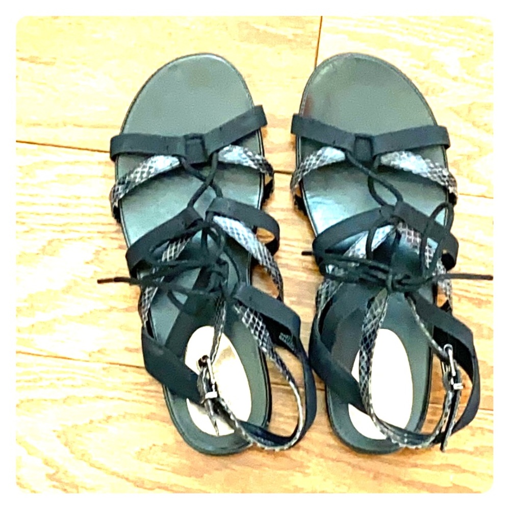 Lace-up shoes